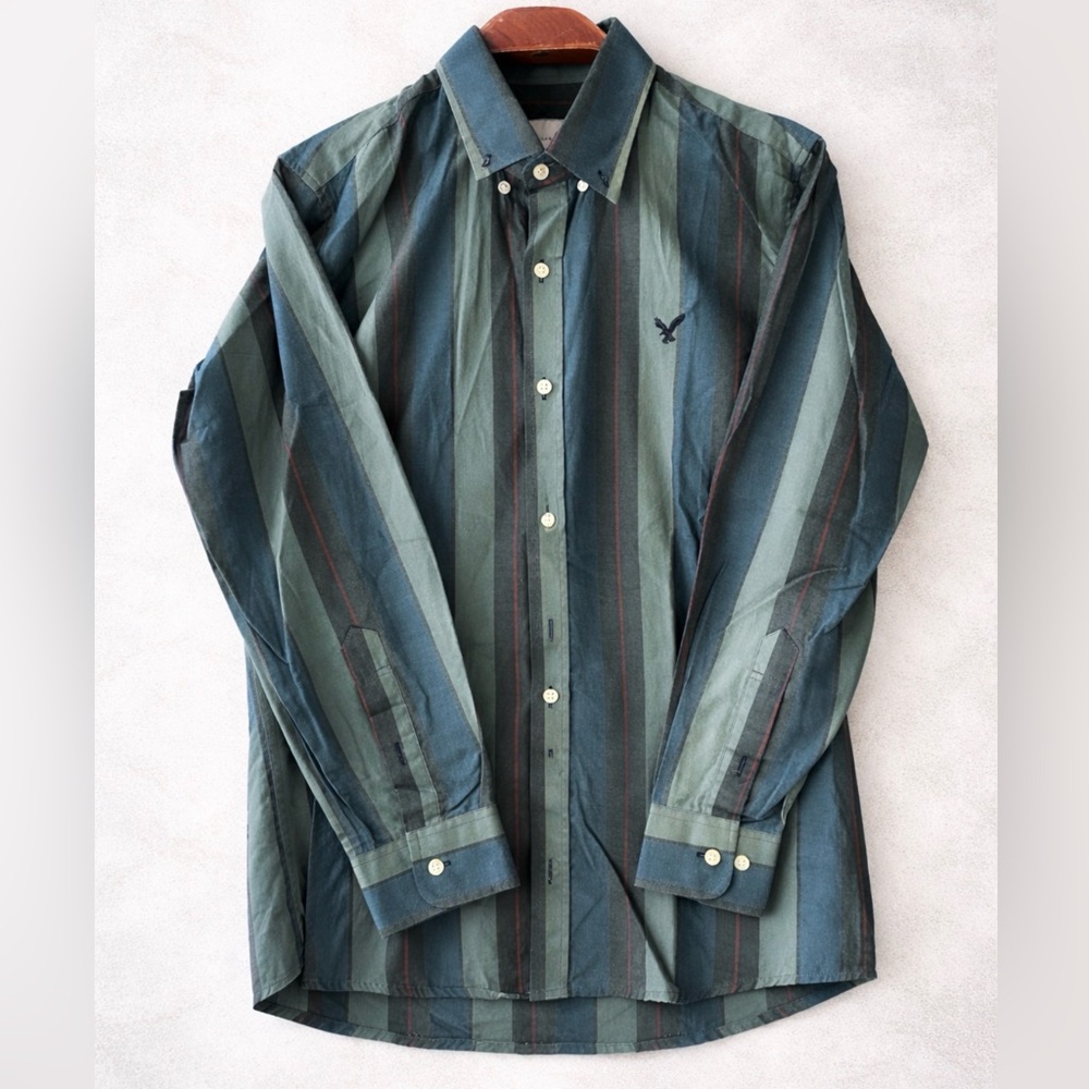 American Eagle Slim Fit Button Down Men’s/Unisex Striped Cotton shirt.